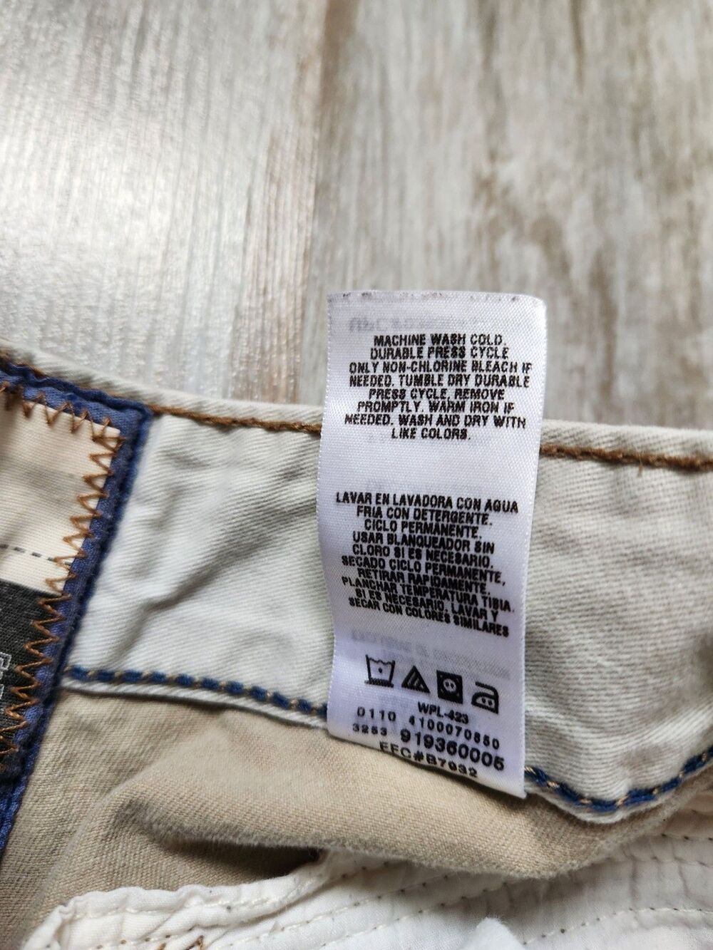 Levi Strauss & Co. Signature Authentics Cargo Shorts Men’s 34 Beige Tan Utility - Picture 4 of 8